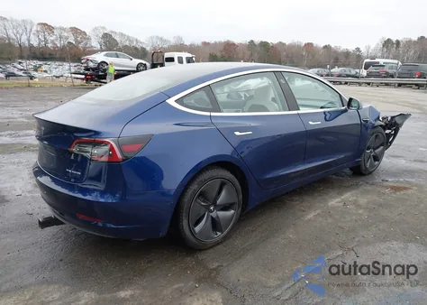 2018 Tesla Model 3 Long Range/Performance z USA, uszkodzony, nr VIN 5YJ3E1EB9JF086121